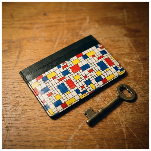 Carte Bauhaus Primaires — hero flatlay on ivory — Italian nappa leather card holder — Hoboken atelier