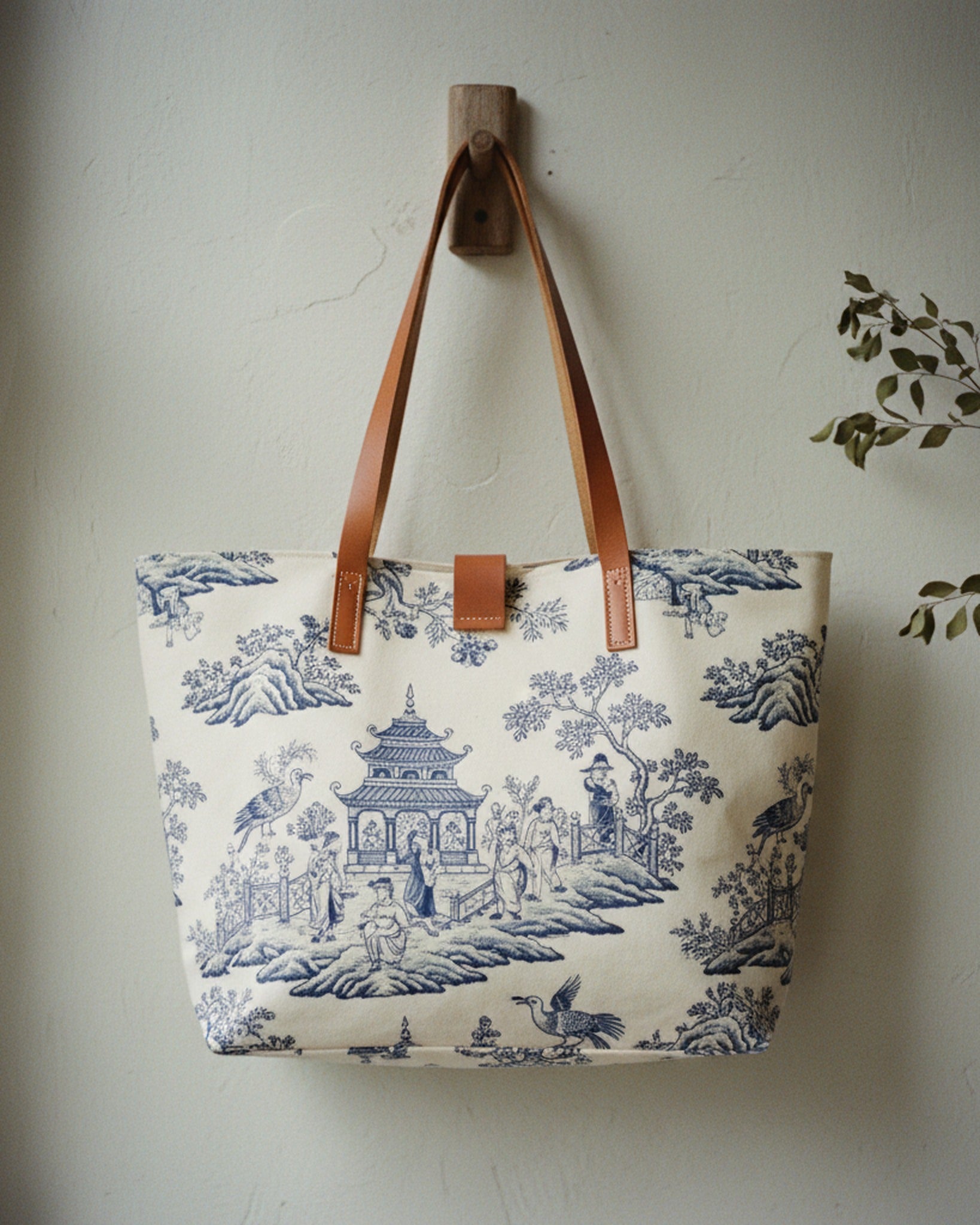 Tote Bag Chinoiserie Grand Toile · editorial · Creo Fleur Atelier