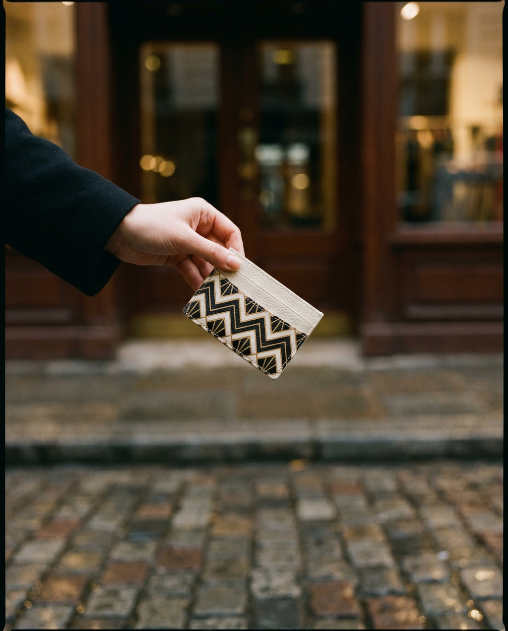 Carte Art Déco Manhattan — reverse view on neutral surface — supple Italian nappa leather — Hoboken atelier