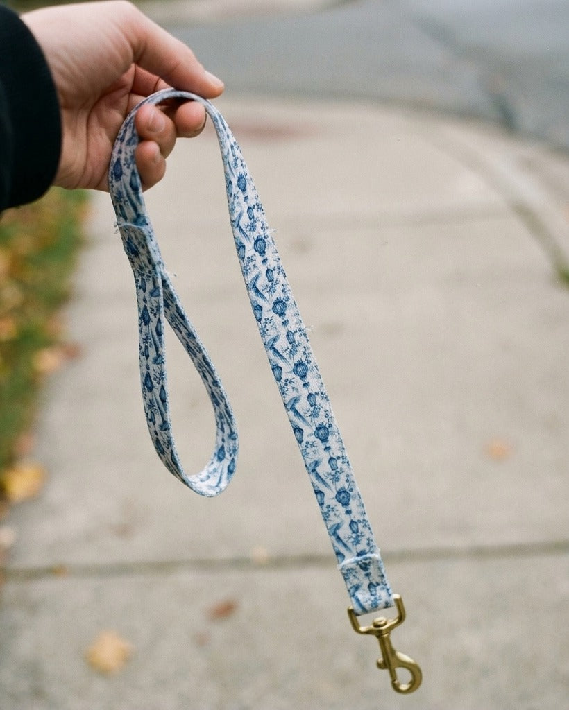 Creo Fleur Atelier — Dog Leash — Chinoiserie Blue White Weave